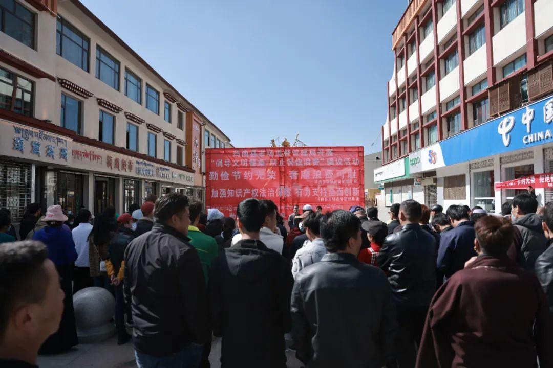 最新智能餐桌，重塑餐饮体验的未来科技